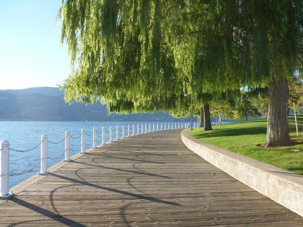 The Royal Kelowna - Bellstar Hotels & Resorts Extérieur photo