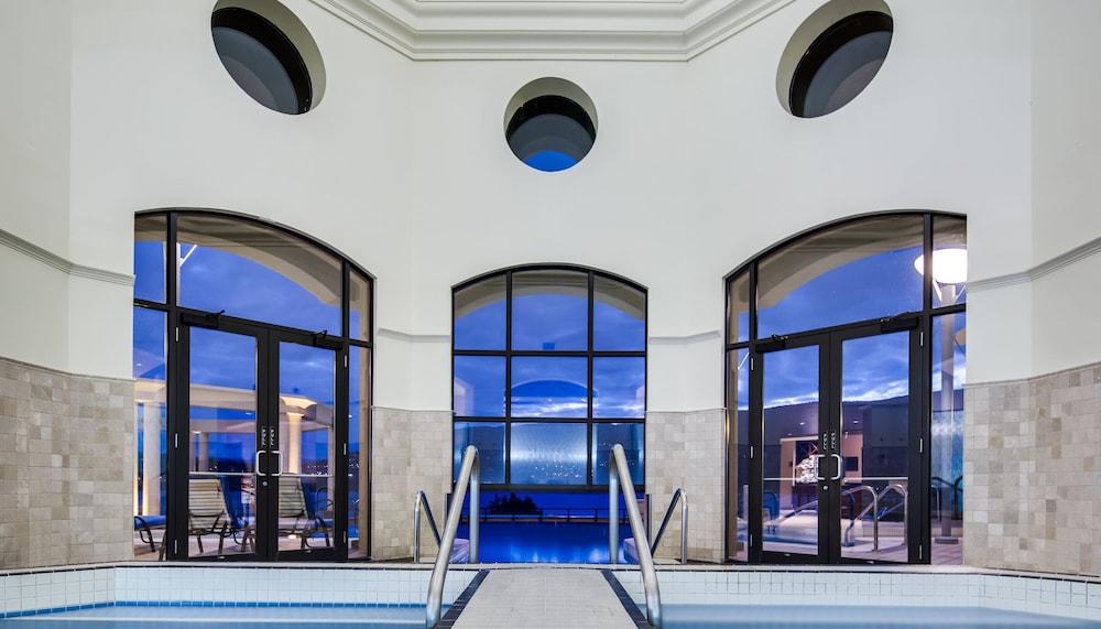 The Royal Kelowna - Bellstar Hotels & Resorts Extérieur photo