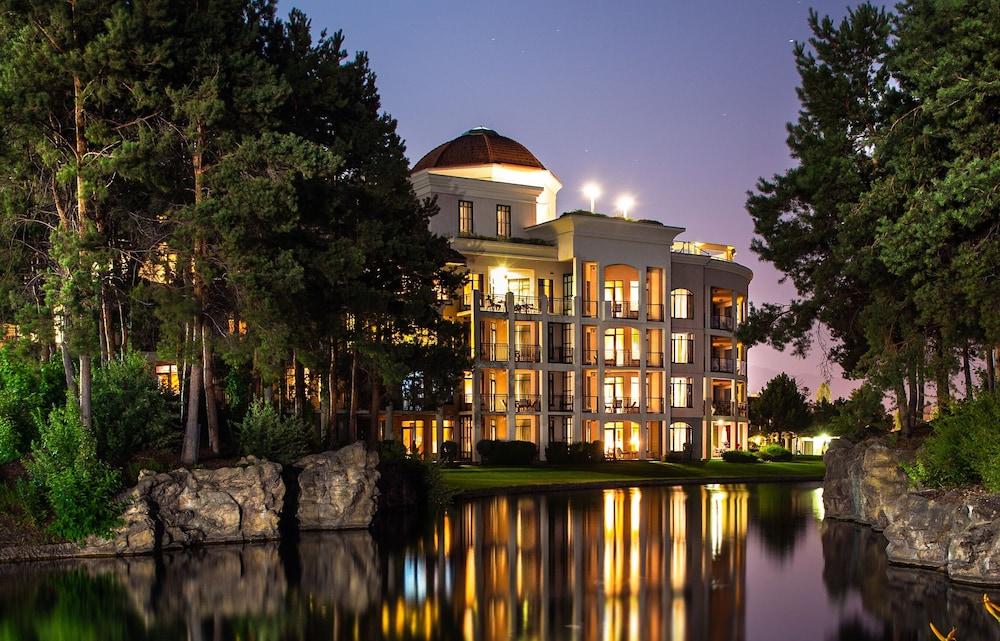 The Royal Kelowna - Bellstar Hotels & Resorts Extérieur photo